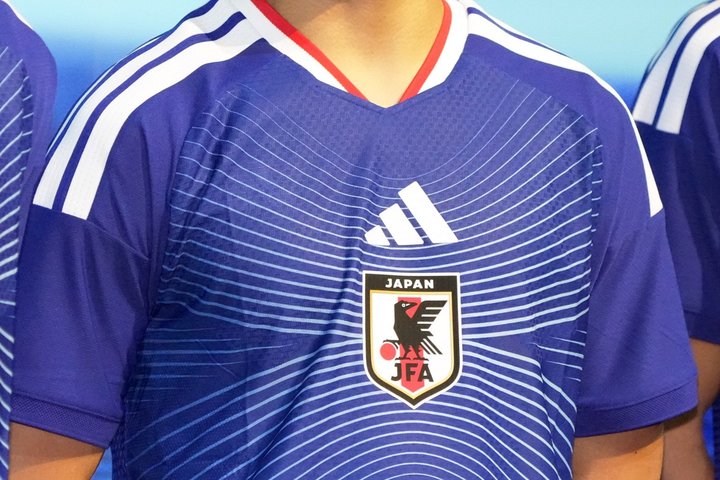 ｢バレる！｣｢スペインに見つかった｣U-18日本代表FW新川志音の“ザ・ストライカー”な逆足ミドルに脚光！ スペイン相手に｢もはや隠しようがなくて笑うしかない｣一撃