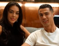 クリスティアーノ・ロナウド、水着姿の美人パートナーと豪華クルーザーでオフ満喫！大海原ジャグジーに｢美しいカップル｣｢最高なふたり｣の声の画像