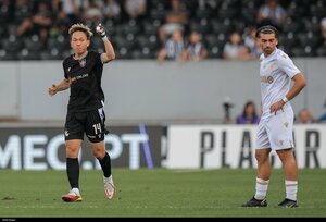 ついに「ポルトガル初ゴール｣!! 邦本宜裕が 「小川諒也との日本人直接対決で」で魅せた！ 絶妙な飛び出しから決めた左足｢技ありゴール｣【動画】 の画像