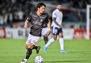 「ここまで怒るアキちゃんは珍しい」と川崎フロンターレFW家長昭博の抗議に元チームメイトも驚き！ 勝利への執念を見せた「横浜Ｆ・マリノス戦の84分の貴重場面」の画像