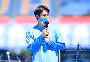 【川崎フロンターレ】家長昭博、等々力競技場でパリ・サンジェルマン戦を「めっちゃ嬉しかった」とにやけながら振り返る！ メッシは視野に入っていたが、エムパベは偶然だったの画像