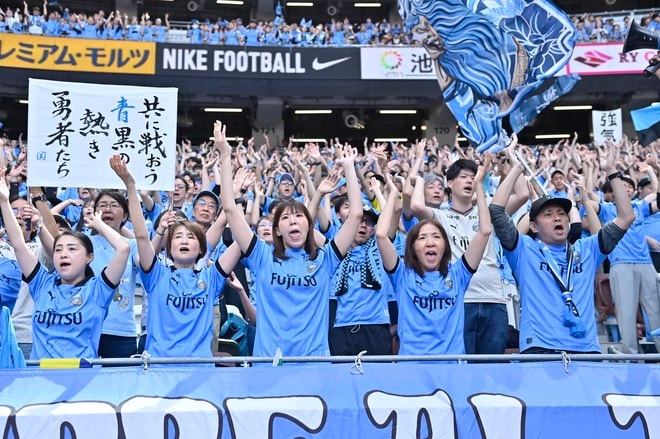 【サポーターアルバム】ACLE準優勝後初の国内試合に駆け付けた川崎フロンターレのサポーター写真80枚！ 国立を青く染め上げる「鹿島アントラーズー川崎フロンターレ」の画像054