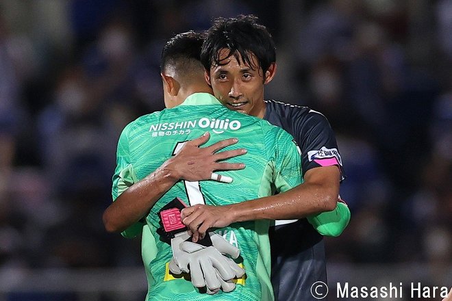 【J1分析】「横浜FM対鳥栖」朴一圭と高丘陽平(2)「実質トレード」のGK2人が交わした万感の抱擁の画像
