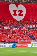浦和レッズサポーターの試合前コレオが「世界にすら誇れる」「鳥肌モン」と絶賛！ 埼玉スタジアムに降臨した「絶景ビジュアル」の画像002