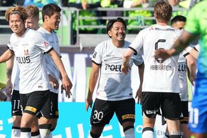 大住良之の「この世界のコーナーエリアから」第144回「スローをブキにしてくれ」(2)ミシャ時代の浦和「興梠慎三スペシャル」と黒田剛監督が多用する町田「必殺のロング」の画像