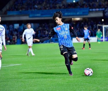 画像・写真：引退・中村憲剛か、驚異の新人MF三笘薫か⁉ サッカー批評