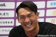 ｢笑顔がめっちゃすきすぎて滅｣3試合連続ゴールの上田綺世、28歳バースデーで白い歯輝く家族3ショット｢娘ちゃんムチムチで可愛い｣の画像
