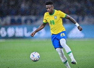 「王者の貫禄がでまくってる」ブラジル代表が黒ユニフォーム着用で”オールブラックス”に！ 反人種差別キャンペーンで「黒ユニかっこよすぎ」「素晴らしい代表チーム」と称賛されるの画像