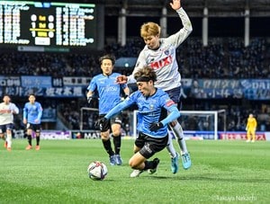 「川崎フロンターレ―FC東京」直前に「殴る蹴るの乱闘」発生！ スタジアムDJも「このままじゃ開幕ゲームができません！」と絶叫の画像