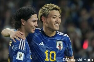 ｢さんまさんおる！｣｢小栗旬夫妻が混じってる！｣日本代表MF堂安律の結婚披露宴参列者が豪華すぎる！｢よう集まったな｣｢カオルくんの肩にさんまさんの手がっ｣の声の画像