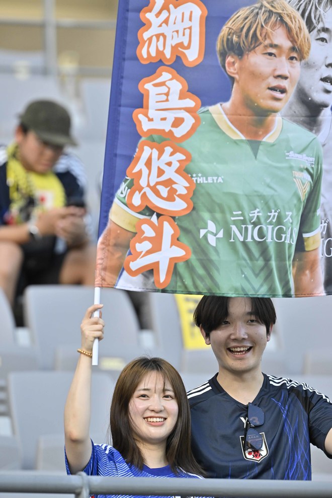 【サポーターアルバム】サッカー日本代表の中国戦完封勝利を支えたサポーター写真63枚！ 韓国・龍仁に駆け付けた現地観客席ショット「日本代表ー中国代表」の画像037