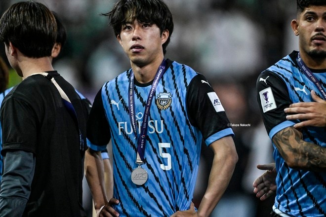 【川崎フロンターレアルバム】ACLE決勝で両SBとして奮闘した佐々木旭の写真40枚！ 試合後に見せた放心状態が表す、すべてを注ぎ込んだ姿「アル・アハリー川崎フロンターレ」の画像014
