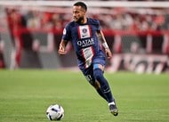 「どういうこと」「いろいろ謎」ASモナコが公開した「サッカー日本代表・南野拓実の祝日画像」にファンが困惑のコメント…季節感やポージングが原因かの画像