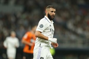 ｢パーカー渋すぎる｣!! レアル・マドリード公式が発表の新グッズが大反響!! ｢3万超いいね｣がついたサッカーフランス代表FWカリム・ベンゼマとオーストリア代表DFダビド・アラバがモデルの｢新商品発表画像｣の画像