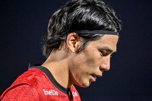 【J1分析】サッカー日本代表に必要？浦和MF江坂任のキーワードは「距離感」【FC東京VS浦和レッズ】浦和「熾烈な3位争い」(2)の画像