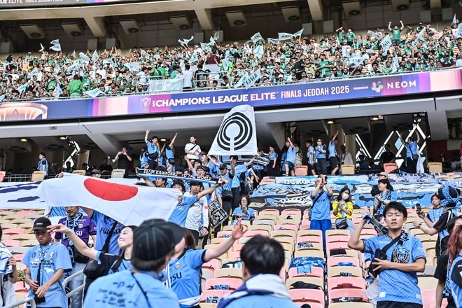 【サポーターアルバム】アジア青覇を果たすべく700人の川崎サポーターがACLE決勝に駆け付けた！ 現地で声援を送ったサポーター写真72枚「アル・アハリー川崎フロンターレ(2)」の画像048