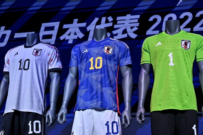 カタールワールドカップ本番を想定!? 新ユニフォーム発表会で「日本代表vsスペイン代表 eFootball“対戦動画”」流れる！ 「433の日本代表」気になる先発メンバーの画像