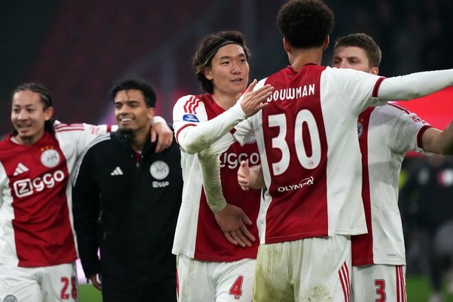 オランダ伝統の一戦『デ・クラシケル』に３人の日本人選手！｢板倉滉vs上田綺世&渡辺剛」が激しくぶつかり合った白熱の現地スタジアムに潜入【アヤックスvsフェイエノールト】PHOTOギャラリーの画像030