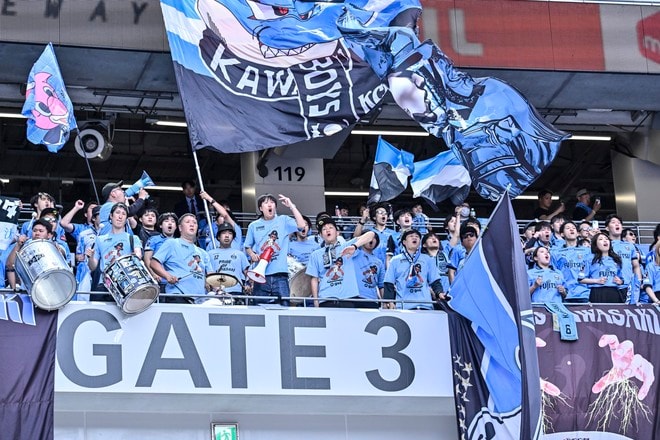 【サポーターアルバム】ACLE準優勝後初の国内試合に駆け付けた川崎フロンターレのサポーター写真80枚！ 国立を青く染め上げる「鹿島アントラーズー川崎フロンターレ」の画像029