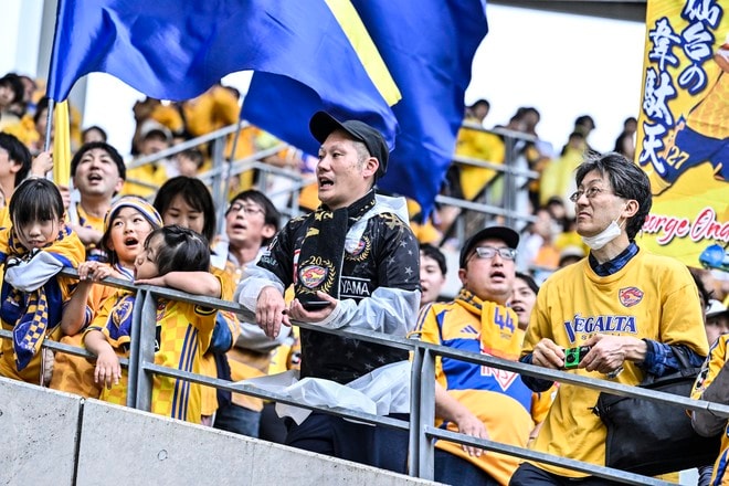 【仙台サポーターアルバム(1)】千葉戦に2000人が駆け付けたベガルタ仙台のサポーター写真99枚！ 雨中で声援鳴り響かせた「ジェフユナイテッド千葉ーベガルタ仙台」の画像005