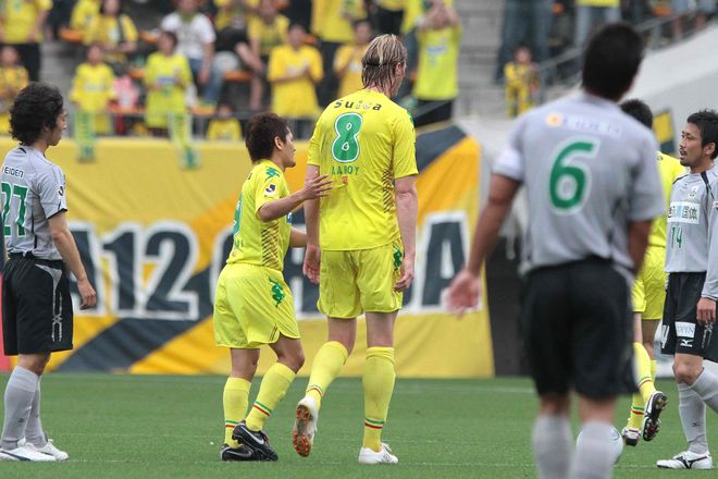 大住良之の「この世界のコーナーエリアから」連載第60回「大きかろうと小さかろうと」(3) 「空中の芸術家」は身長170センチの画像
