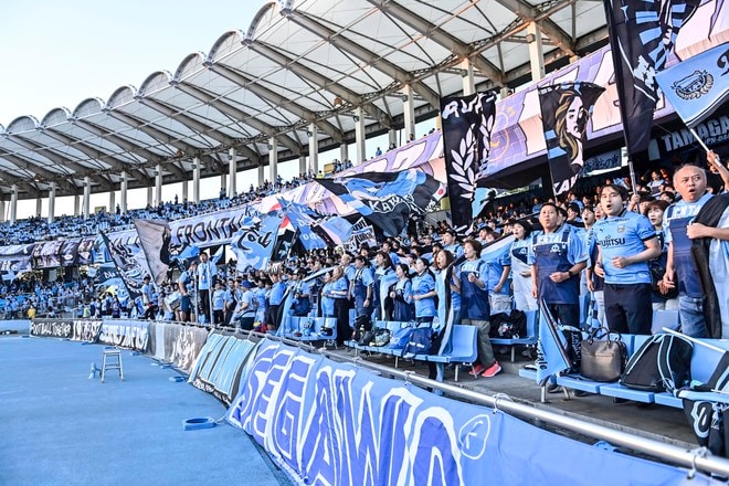 【サポーターアルバム】平日ナイターの試合前から駆け付けた川崎フロンターレのサポーター写真84枚！ 夕日に照らされながらの等々力ショット「川崎フロンターレー横浜FC」の画像010