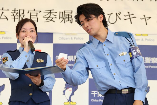 【画像23枚】中村敬斗の警官姿に｢カッコいい｣大歓声！千葉県警｢闇バイト防止｣イベント密着(2)革靴で神技リフティング！悩める中学生へ世界基準のアドバイスもの画像013