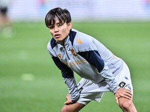 「レトロな感じ」「かっこいい！」久保建英が所属するソシエダの来季着用する「新ユニフォーム」が大絶賛！「青が濃くて嬉しい」「クラシック」と称賛の声続々の画像