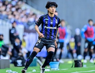 2019 ガンバ大阪 1stユニフォーム 福田湧矢 あれ頭で合わせるんか！」G大阪MF福田湧矢の執念の“低空ダイビング