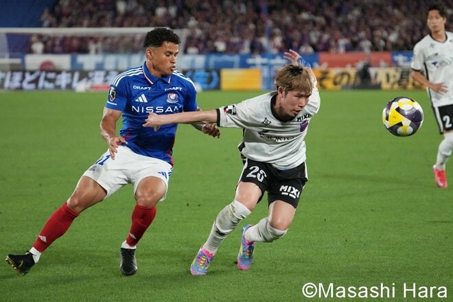新戦力と佐藤恵允ら前線2人が｢良好な関係｣のFC東京、新監督の下で｢残留を目指す｣横浜FMに完勝、キャプテンは｢試合後のチャント｣に涙した【横浜F･マリノスvsFC東京】激闘PHOTOギャラリーの画像003