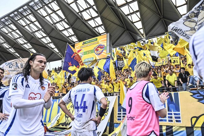 【仙台サポーターアルバム(2)】雨の試合に2000人！ 現地撮影した「ベガルタ仙台のサポーター写真99枚」！「ジェフユナイテッド千葉ーベガルタ仙台」の画像050