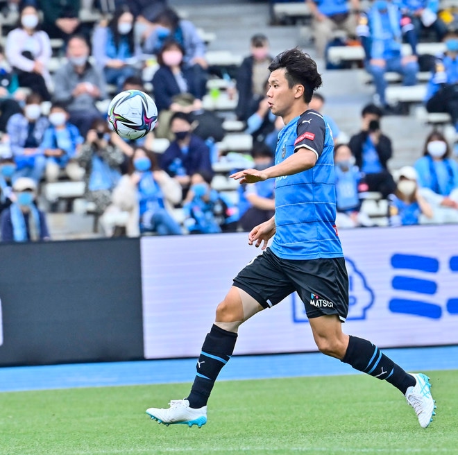 川崎、23戦無敗！(1)横浜FCを完璧にハメた「今季最強の前進プレス」の画像038