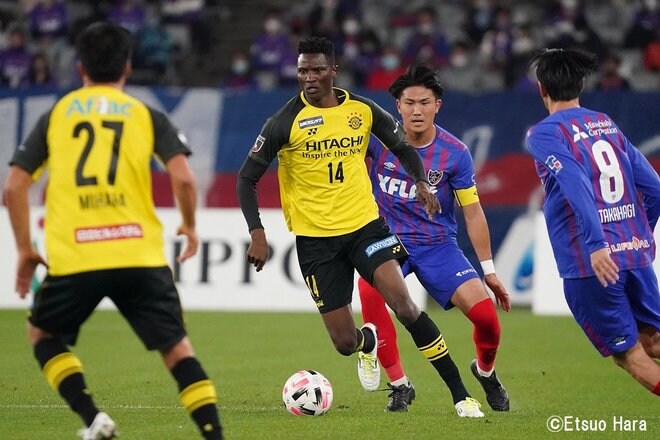 「ルヴァン決勝」前哨戦「オルンガからクリスティアーノへの贈り物」原悦生PHOTOギャラリー「サッカー遠近」 FC東京ー柏の画像