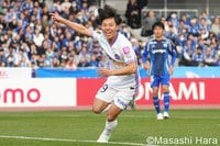 ｢中村サトウって誰よ｣J1広島からフランス移籍の23歳に公式SNSから“厳しい洗礼”！｢佐藤中村て…｣｢SOTAや！｣