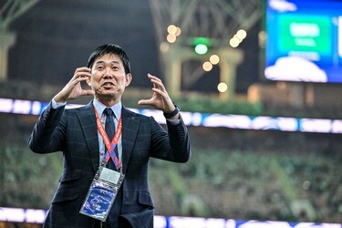 画像・写真：サウジアラビア戦の1時間40分前に森保一監督がサポーター