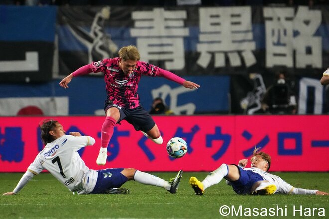 白熱の大阪ダービー！観衆4万2101人が詰めかけた長居スタジアム！10人対10人の戦いから史上初のPK戦へ！新生G大阪が勝ち名乗り！【セレッソ大阪vsガンバ大阪】激闘PHOTOギャラリーの画像008