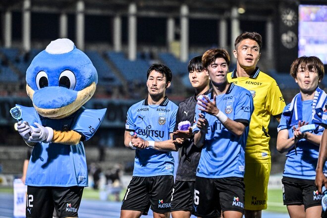 【サポーターアルバム】水曜開催の横浜FC戦に2万人が駆け付けた川崎フロンターレのサポーター写真47枚！ 勝利後の笑顔ショット「川崎フロンターレー横浜FC」の画像008