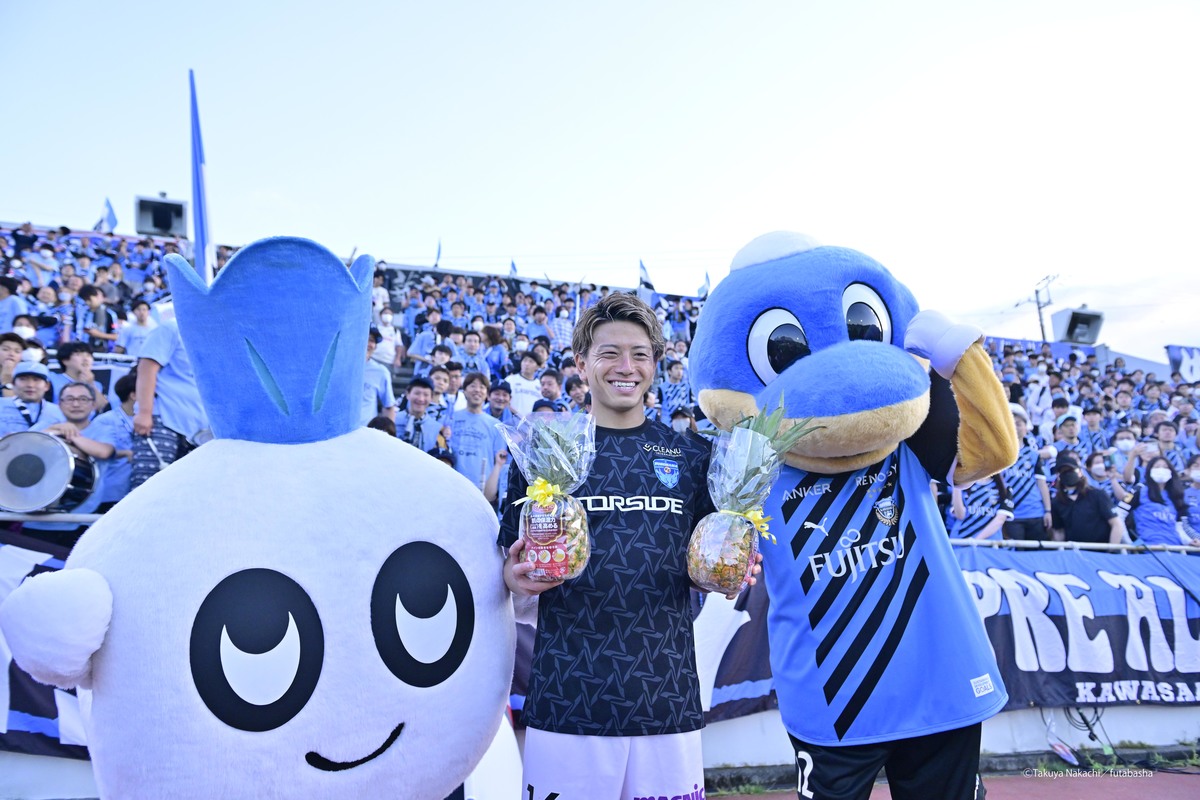 横浜FC長谷川竜也が川崎フロンターレ時代の“自身のユニフォーム”を着た