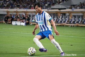 ｢油断してる薫可愛いなw｣負傷離脱中のブライトンMF三笘薫、“久しぶり”のトレーニング写真！｢そろそろ復帰しそうですね〜｣｢ジムトレーニング姿がカッコ良い｣の画像