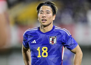 「ドリブルがキレッキレ…！」日本代表FW浅野拓磨がビジャレアル相手に仕掛けた「縦への高速ドリブル→クロス」でオウンゴール誘発！「上手すぎやろ」「素晴らしい」と称賛の画像