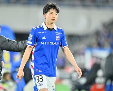 金髪似合う！」横浜FMのDF角田涼太朗が「金髪×マンチェスターC