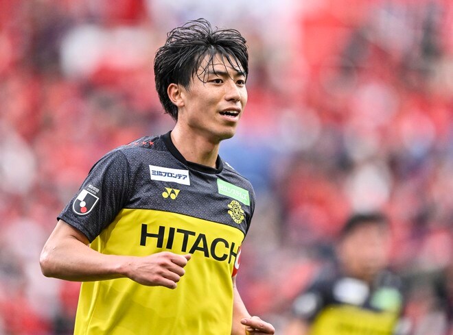 木下康介・垣田裕暉の２トップに古巣対決となった小泉佳穂が先発。前半2得点でアウェイで快勝飾る【試合アルバム】「浦和レッズ―柏レイソル」の画像012