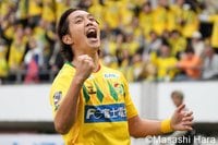 ｢ドイツ版札幌ドーム草｣原口元気らの古巣スタジアムでJリーグ既視感の落下事故！｢アンデルソン・ロペス選手や呉屋大翔選手だけではないんですね」