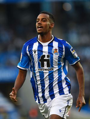 アーセナルが狙う「イブラ2世」アレクサンデル・イサク!そのプレースタイルと「名手オブラク相手に決めたFK弾」とは?の画像