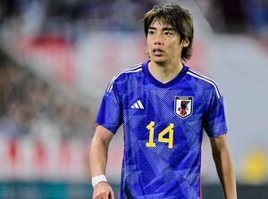 「交代してもイケメン度下がらない」サッカー日本代表、2人同時交代のシーンが「無限イケメン」と注目される！伊東純也や南野拓実らの姿にファン歓喜の画像