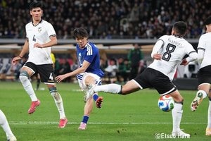 鎌田大地が｢完璧｣左足ボレーで先制！2点目の町野修斗が｢歓喜｣の飛ばないケイン！年内ラストは中村敬斗の｢神ワザ｣股抜き弾！森保一監督｢100試合後｣のゴール裏！【日本代表vsボリビア代表】原悦生PHOTOギャラリーの画像