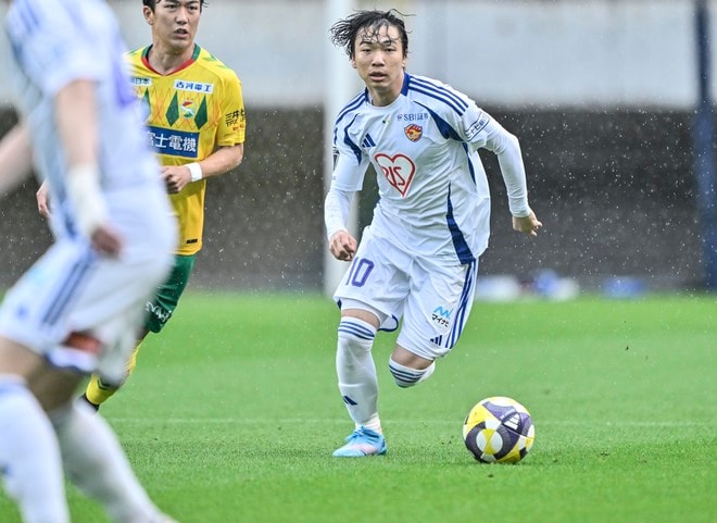【試合アルバム】ベガルタ仙台がアウェイで迎えた上位対決・千葉戦でのプレー写真63枚！「ジェフユナイテッド千葉ーベガルタ仙台」の画像023