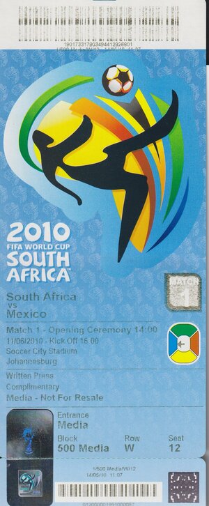 後藤健生の｢蹴球放浪記｣第231回｢どこの国の領土？｣の巻(1)母国をW杯ベスト4に導いた｢ポルトガルの英雄｣と南アフリカ大会で目撃した｢オーストラリアの光景｣の画像