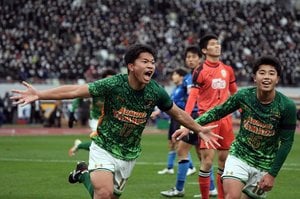【「圧巻の優勝」から見えるもの】日本代表にもヒントになる「セットプレー」と「ジャイアントキリング」【全国高校選手権を通じて考えるサッカーの奥深さ】(3)の画像