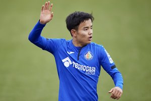 久保建英「ヘタフェ移籍」は成功か、失敗か(1)ボールが頭上を行き交う試合の画像